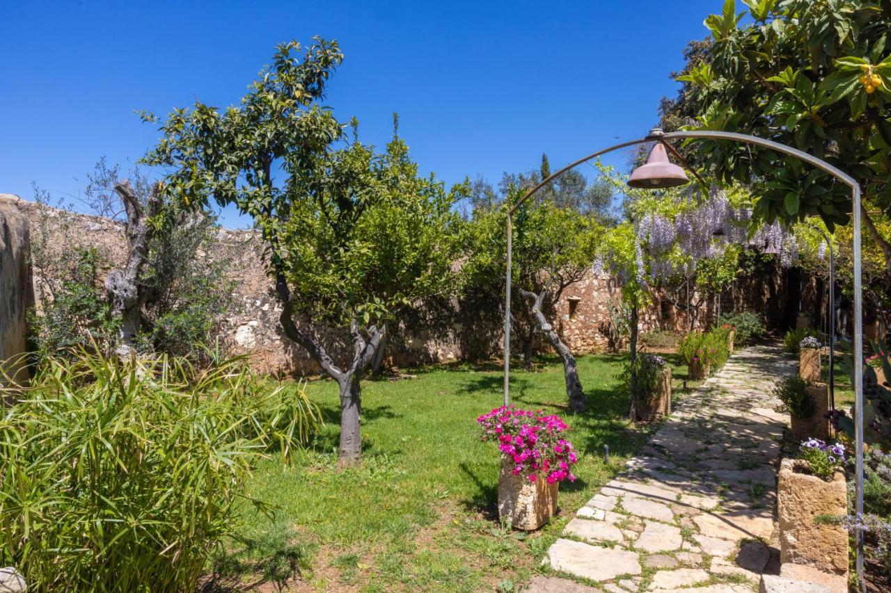 Badia del Casale Bed & Breakfast Ugento Bagian luar foto