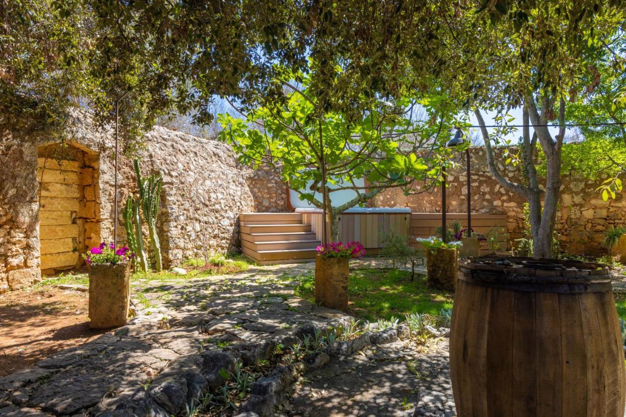 Badia del Casale Bed & Breakfast Ugento Bagian luar foto