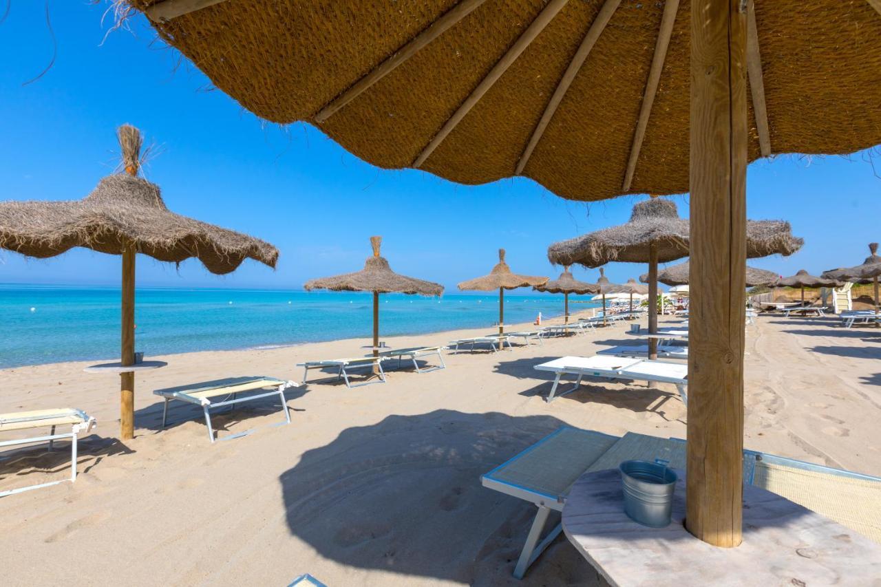 Badia del Casale Bed & Breakfast Ugento Bagian luar foto