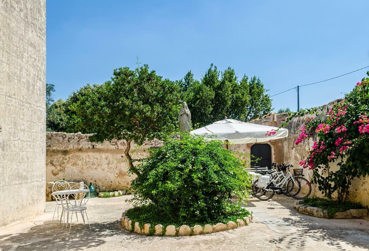 Badia del Casale Bed & Breakfast Ugento Bagian luar foto